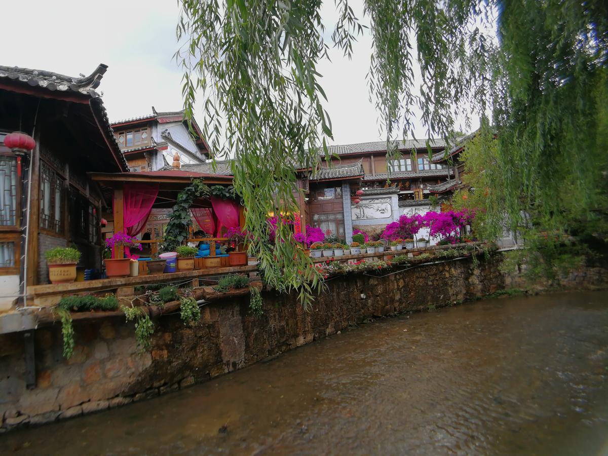 Love Cloud Boutique Chain Hotel In The Water Side Лиджанг Екстериор снимка